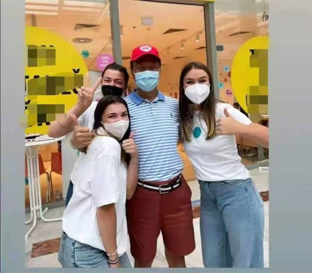 健美裤|富士康老板娘高调晒度假照！71岁老公搂美女合影，穿搭扮嫩不服老