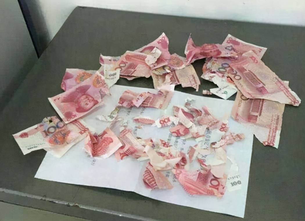其实像这种"钞票",银行有权拒收_纸币