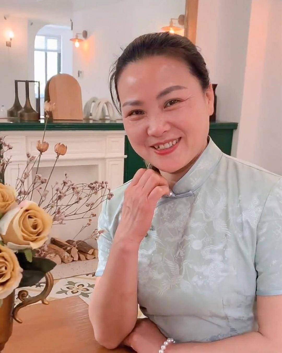 设计|适合穿旗袍的中年女人，身材符合这3个“特征”！瘦真的不在其中