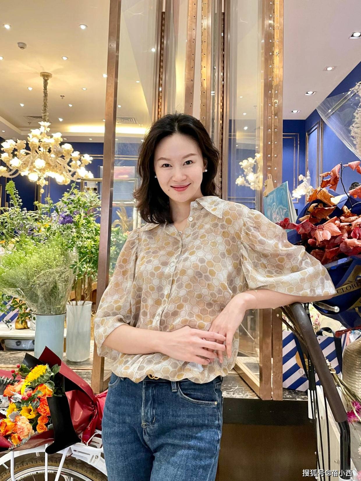 范又|衬衫穿出“推销员”形象？只要掌握这4个穿搭要素，高级又时髦