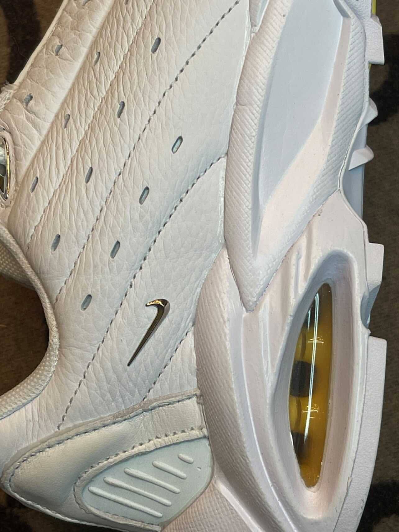 消息资讯|Drake x Nike 神秘新鞋终于曝光！复古小白鞋你喜欢吗？