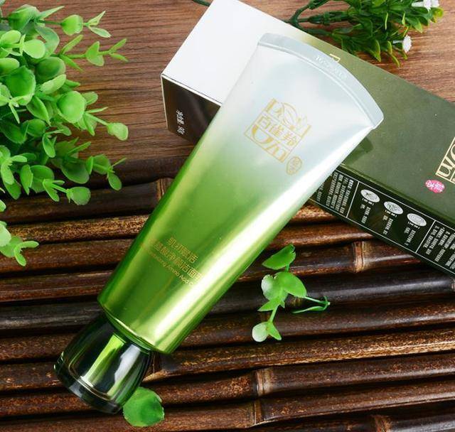 黑头|秋冬洁面怎么选?干净水润不紧绷买它就对了