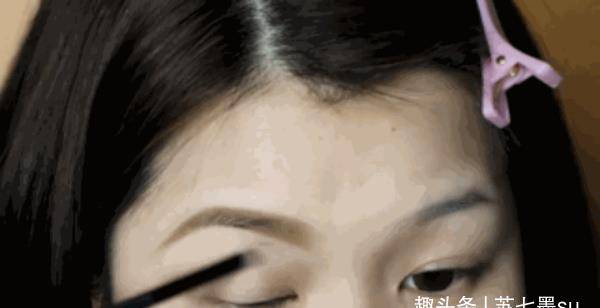 发型|方脸女孩天生气质？错了，选对发型、饰品、妆容修饰后才有超模感