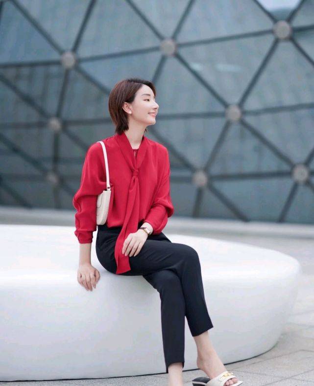 颜色|红色服装虽然很张扬，但只要穿对了，不仅吸睛还很惊艳