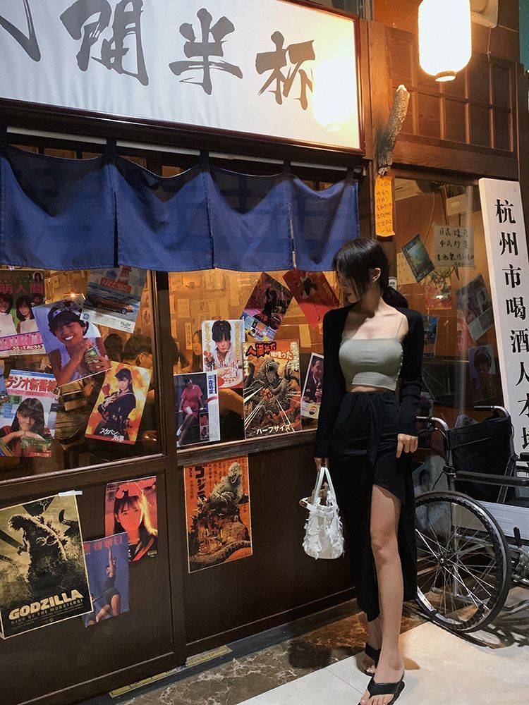 短裙|半身裙穿搭小技巧，这几套搭配能够满足日常需求