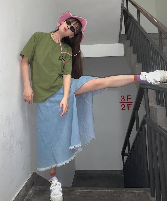 裙子|酷帅女孩都爱的穿搭，跟着时尚博主大Mia这样穿，潮流大气