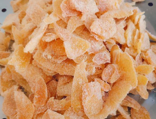 姜片|每天2片姜糖片,从大寒吃到立春,驱寒暖胃滋补,顺利度过冬