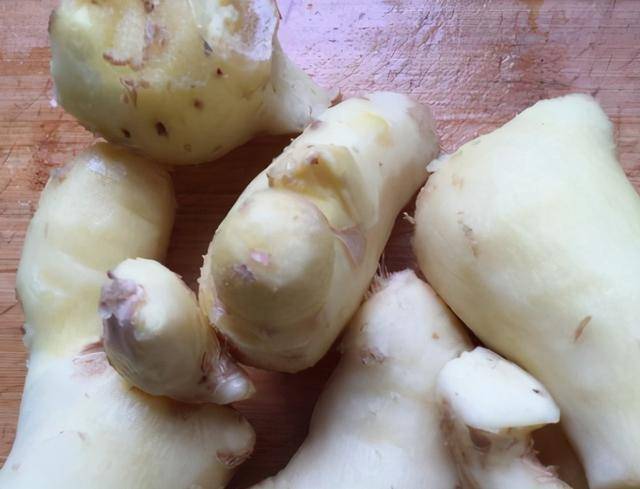 姜片|每天2片姜糖片,从大寒吃到立春,驱寒暖胃滋补,顺利度过冬