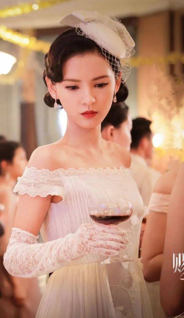 民国|美到极致的民国大小姐，景甜宋轶张予曦上榜，她是永远的红玫瑰