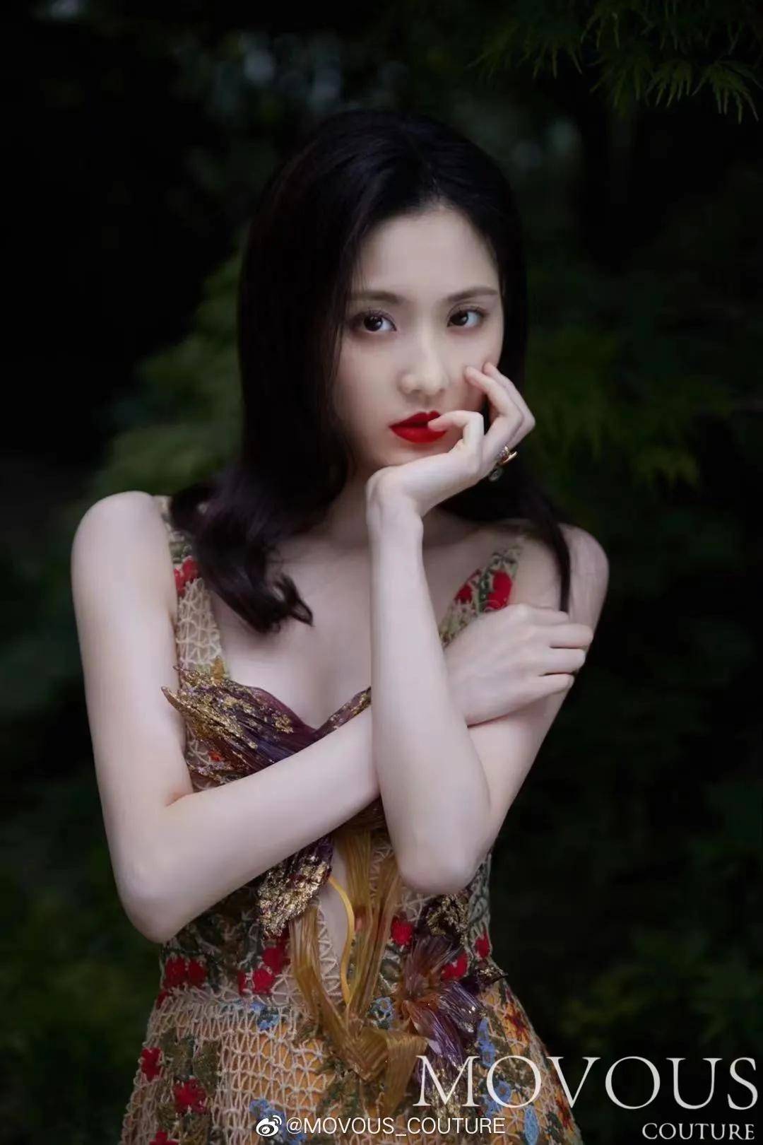 品牌|快把裤子脱掉！今夏最撩人的“法式裙”，显瘦绝绝子！