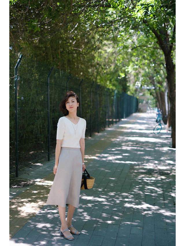 显得|40+的女人穿搭分享，如何打造气质感？提前品味又显得高级