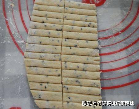 长条|1块豆腐1碗面粉,教你做小零食,豆腐也能金黄酥脆,全家抢着吃