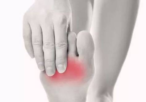 血管|血糖高的人,出现5种表现,小心并发症!控血糖,做好4件事