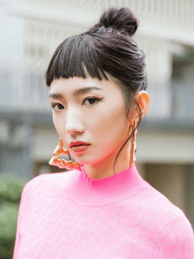 单飞|孟美岐单飞后放飞自我？“芭比裙”都敢挑战，却被肚子上赘肉抢镜