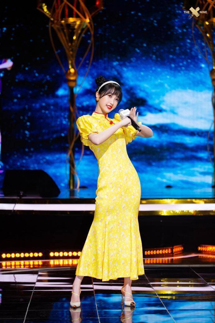 杨幂|女星们穿上旗袍：虞书欣烂漫，杨幂自信，刘亦菲优雅，孙俪从容