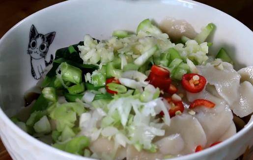 刀把|早餐别老去外面吃，用2种面粉，放在锅里煮一煮，比吃大鱼大肉香