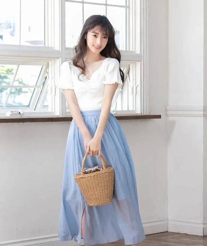 因为|时尚高级的夏日穿搭，看看这位高颜值模特精彩演绎，照着穿你也美