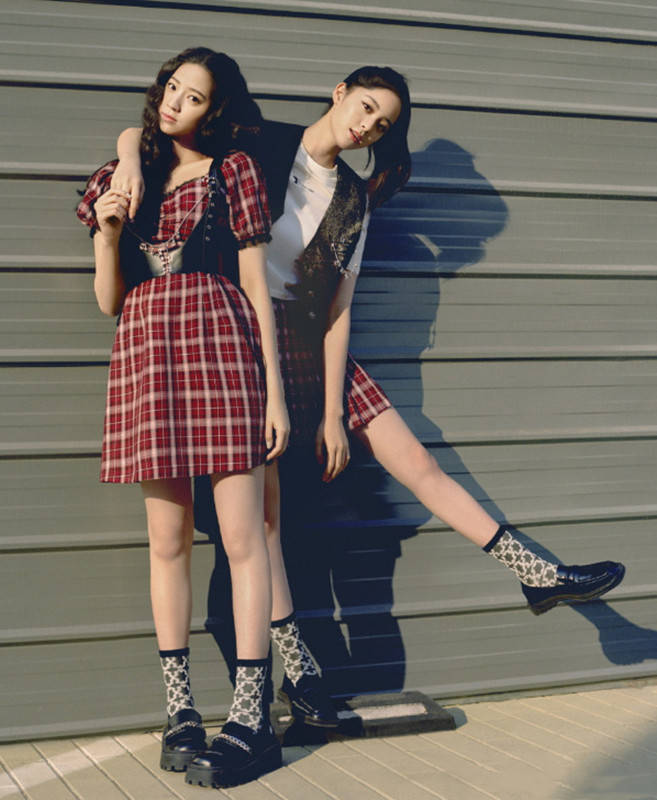 形象|张碧晨穿格纹裙太俏皮，看着不像是当妈的人，倒像是小姑娘