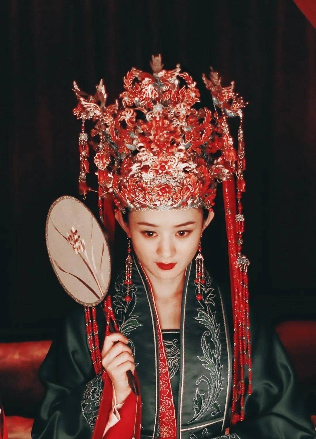 蒋勤勤|16位古装美人掀开红盖头，谁惊为天人，谁让你想反手盖回去？