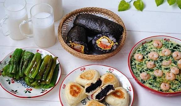 山药|湖南这个妈妈“真的牛”！暑假上班还带4个娃，早餐吃得跟花一样