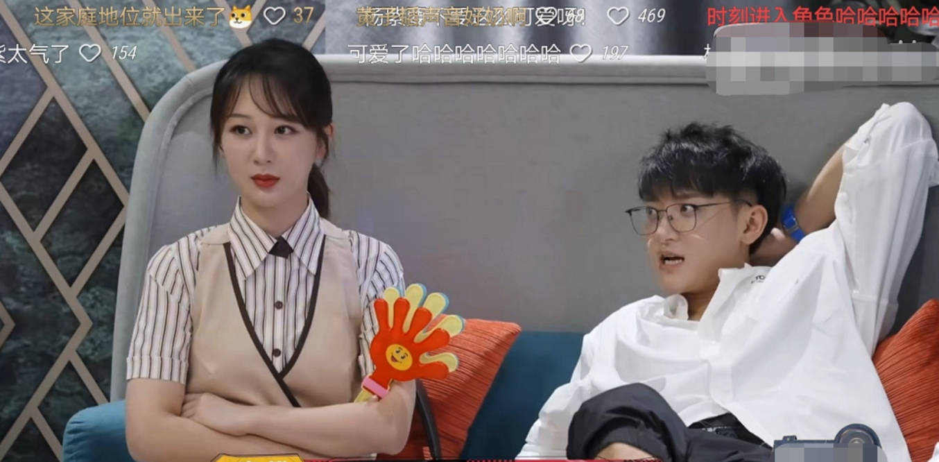 原创黄子韬称呼杨紫"老婆,摸头杀超甜蜜,网友:紫涛cp真的上头