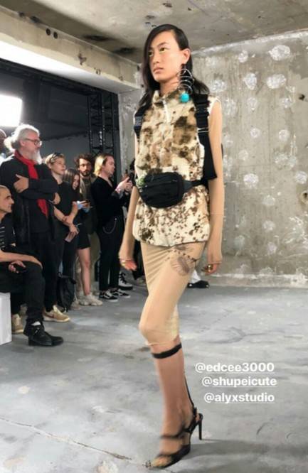 秦舒培|陈冠希女儿绘画作品被融入到服装里,销售所得将捐赠,正能量满满