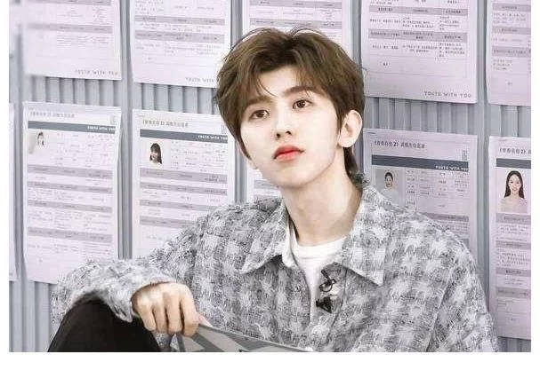 青春|她曾把蔡徐坤残忍淘汰,如今沦为学员,导师蔡徐坤:我记得你