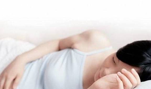 睡眠|怀孕期间的睡姿标准，并非“左侧卧”，主要看这两点是否符合