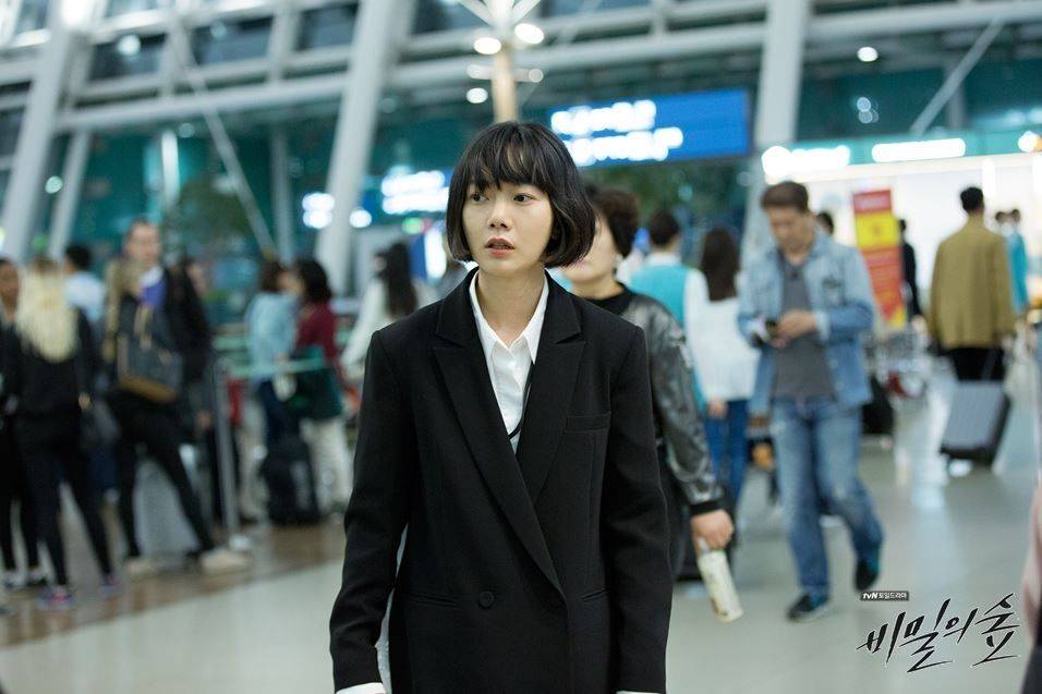 黑色|8位韩剧女主黑白套装造型美翻天，连娃娃脸张娜拉都变酷帅！
