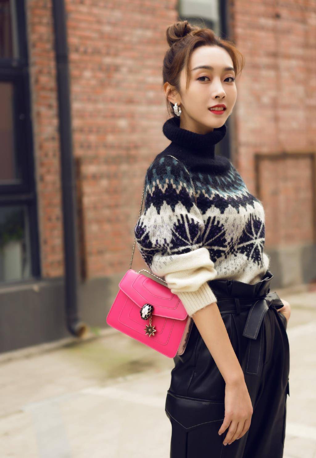 宣璐|28岁宣璐穿小黑裤显腿长！“师姐”不仅模样俊俏，关键太会穿