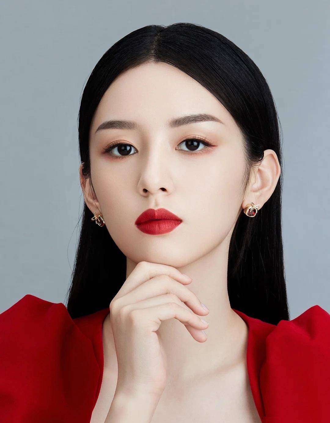 什么|一看就很“贵”的女生都在画什么妆？豪门千金贵气妆容，值得学