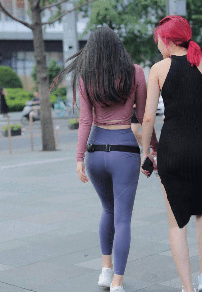 感觉|想要显瘦又减龄的，试试修身瑜伽裤，焕发出新的光彩