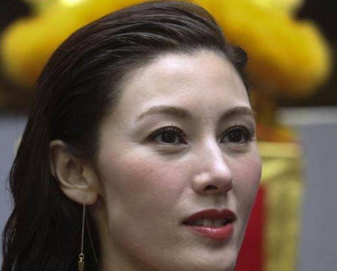 51岁李嘉欣又晒娃 6473b497338e43668fffa433cb61276e.jpeg