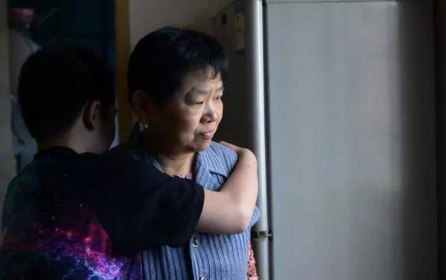 对比|独生家庭和二胎家庭谁更有优势？20年后对比差距，真实又戳心