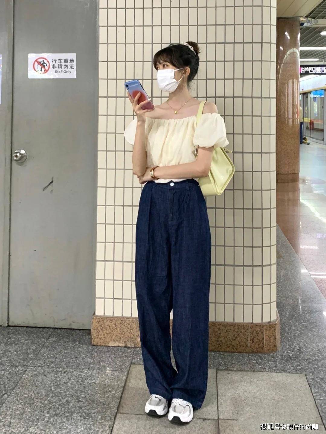 整体|经久不衰的时尚单品牛仔裤，怎样穿搭好看？3个方法接地气又时髦