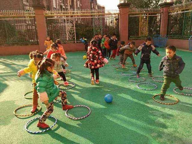 午餐|孩子总夸幼儿园饭菜香,每顿吃两碗!看到午餐照后妈妈深受打击