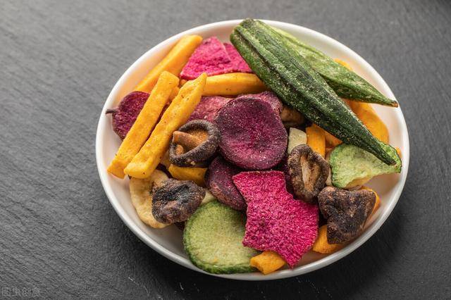 小谈|过年囤年货，不差钱的话，别老是瓜子花生，买这4种，家人更喜欢