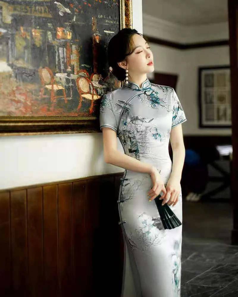 法宝|穿在身上到底有多美，提升贤淑气质的法宝，看这几款复古丝绸旗袍