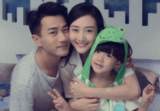 黑色|有种“相同品味”叫杨幂王鸥,穿同款红裙现身,终于懂了刘恺威