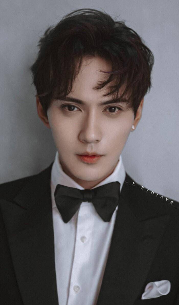颜值担当的男演员 0dc45e89d8594b8abcacdc2784978438.jpeg