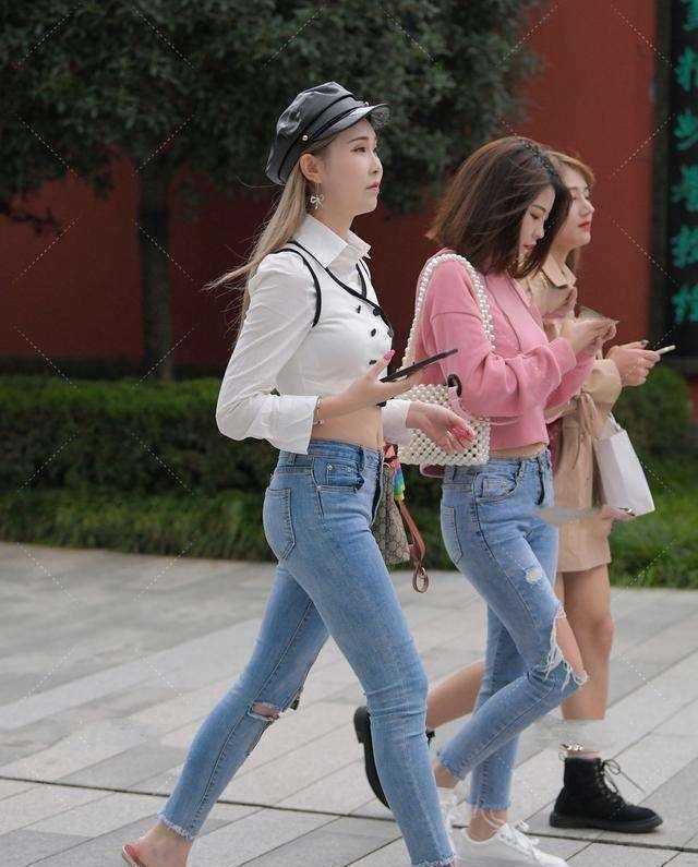 毛衣|瑜伽裤无论单穿或者内搭,展现清纯气息,凸显甜美风格