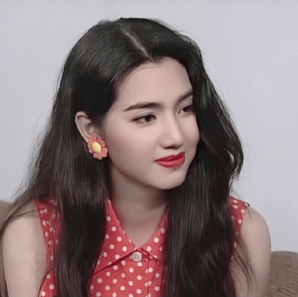 美人|一代美人洪欣，50岁容颜未改，依旧优雅动人