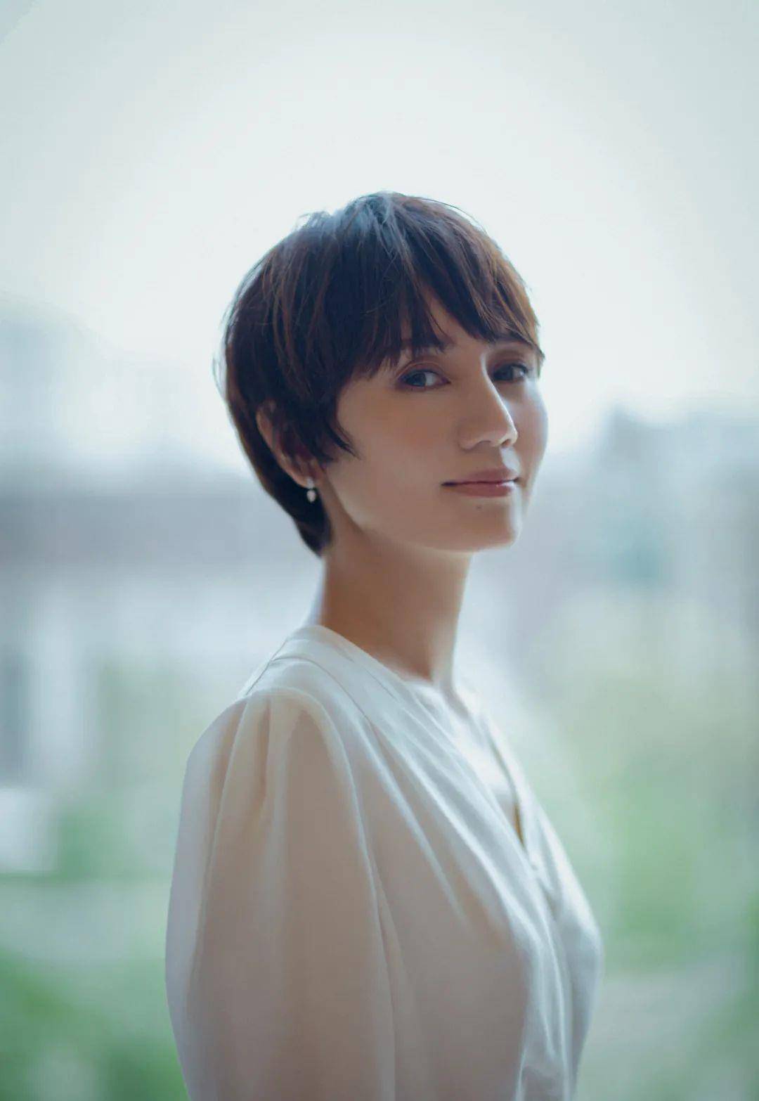 景甜|陶虹景甜的深V造型,真的又美又大胆