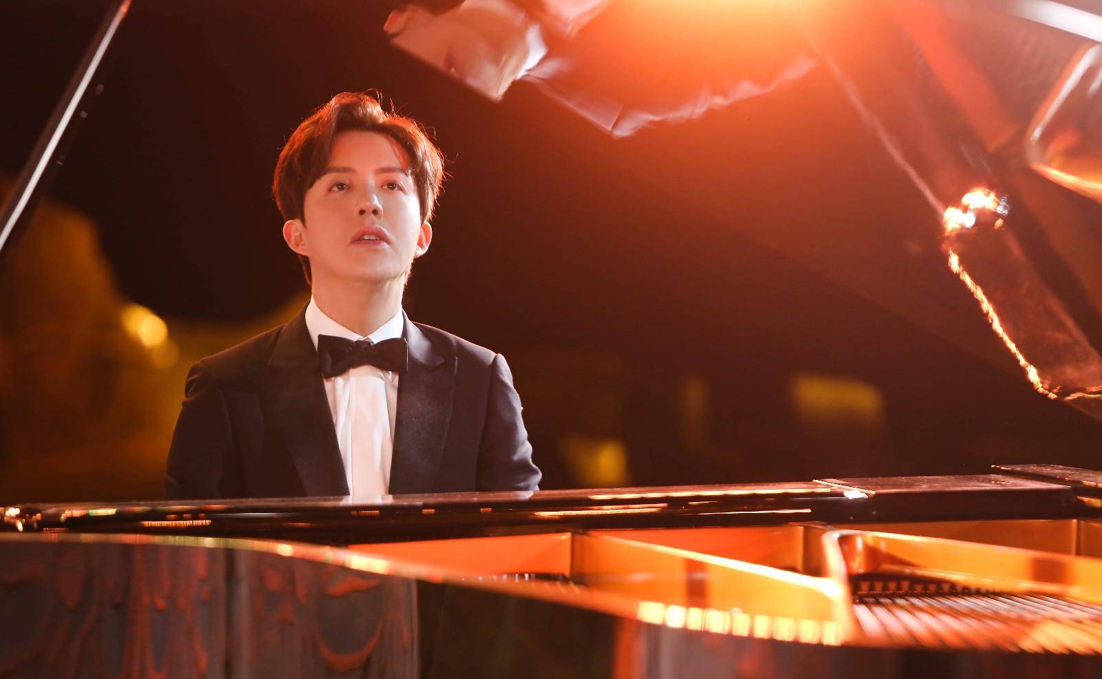 官宣|《披荆斩棘的哥哥》播出时间被曝,一周双播,33位哥哥谁人气高