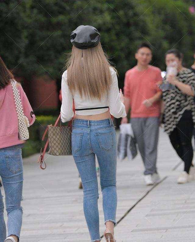 毛衣|瑜伽裤无论单穿或者内搭,展现清纯气息,凸显甜美风格