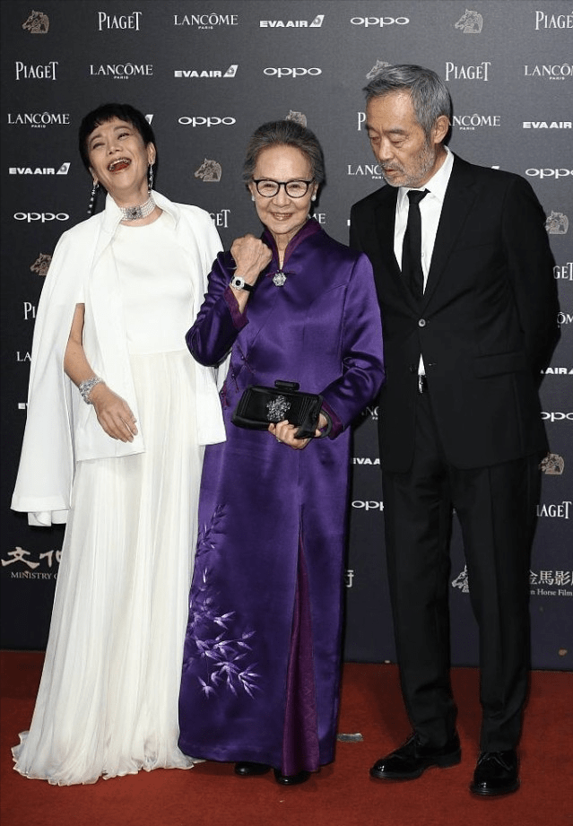 面料|刘诗诗“奶奶”才叫美韵犹存，83岁穿得华丽大气，优雅是装不出的