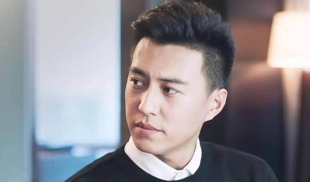 王劲松年轻时候图片 cdeda53fa8d54b06b8df6c1535817b97.jpeg