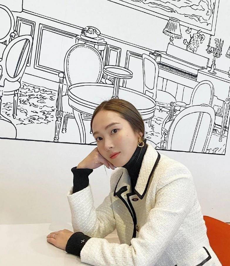 名媛|“小香风”外套火了，关晓彤唐嫣都在穿，时髦气质像名媛