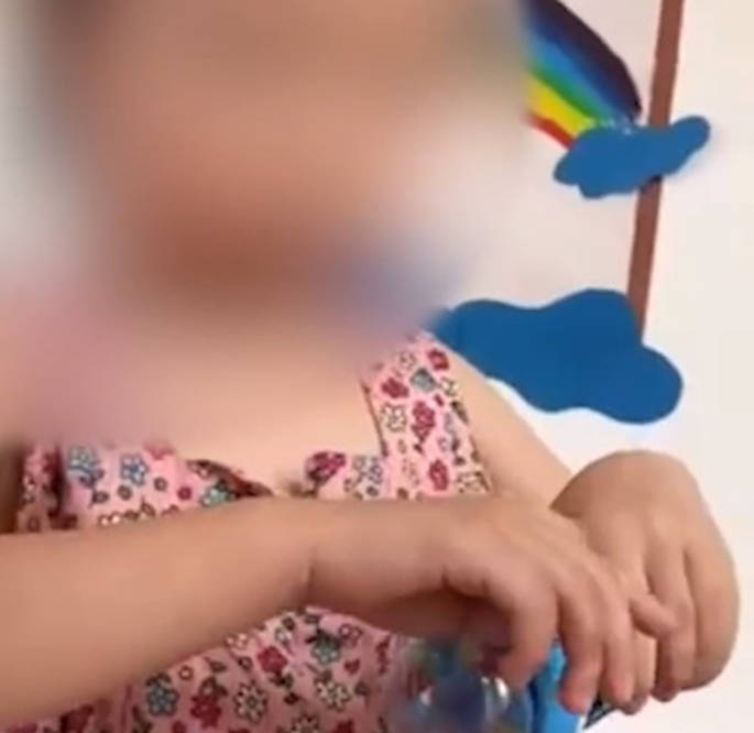 尿裤子|多名幼儿被保育员针扎，家长索赔5万遭拒绝，园方：最多赔1万