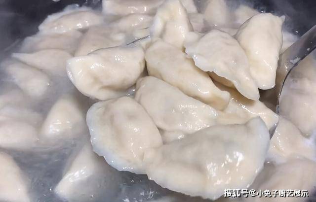 怎么调饺子馅最简单 4c9497073dcb42e0bcaad52c9047aca1.jpeg